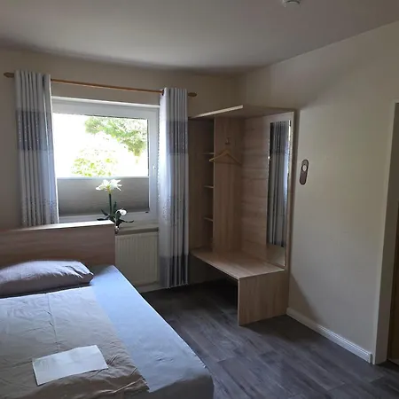 Gæstehus Strandlaeufer 3*