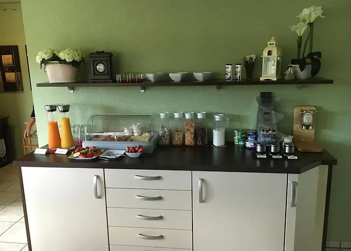 Gæstehus Strandlaeufer 3*